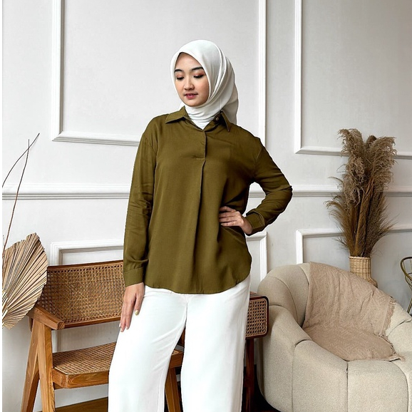 Nathalie Blouse kemeja wanita uniqlo by Vanesha Wear