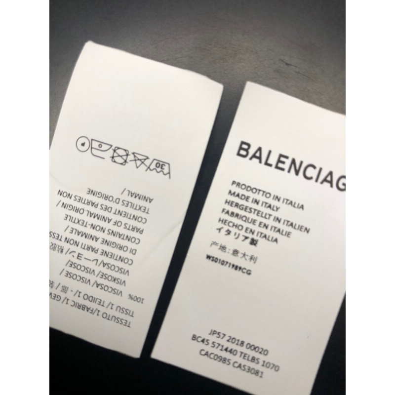 

BALENCIAGA WASHTAG SUPER PREMIUM PRINT DOUBLE FACE CO 1X DI KIRIM 600PCS
