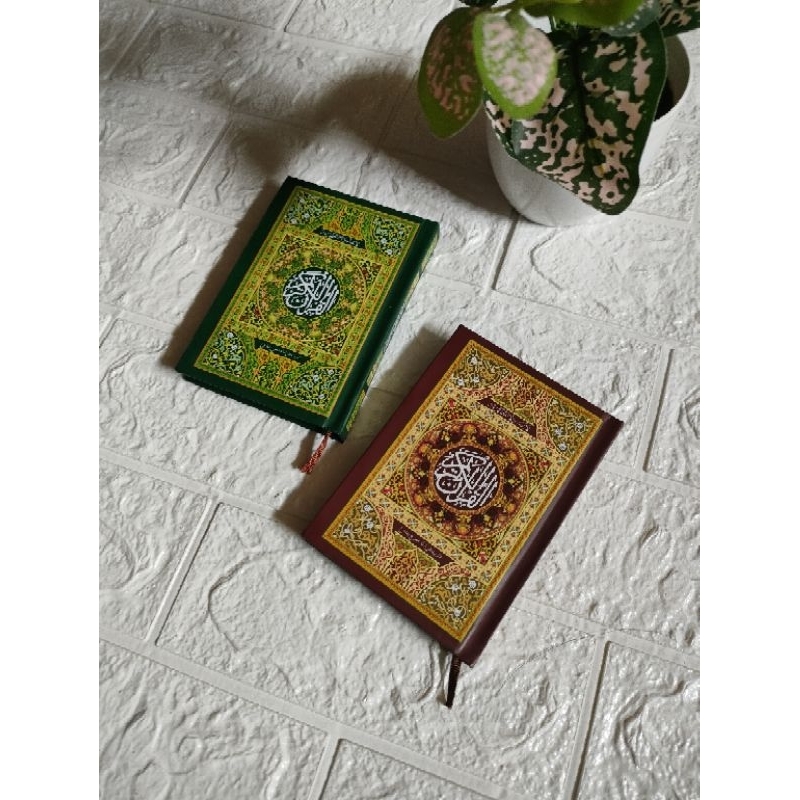 Al Quran Pokcet saku Quran 20 Baris bisa anda dapatkan di TB Al Hasan.
