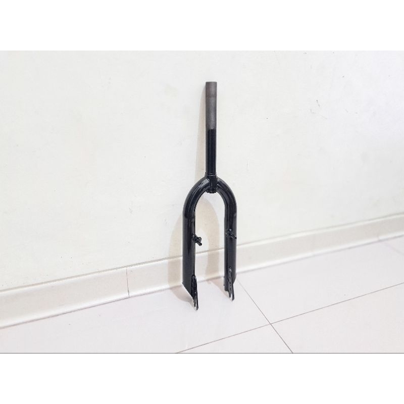 FORK 20 INCH GARPU 20 INCH SEPEDA ANAK BMX MINI MODEL FORK OVS BICYCLE KID FORK STEEL MATERIAL BESI FORK SEPEDA ANAK FORK 20INCH MODEL DRAT / ULIR