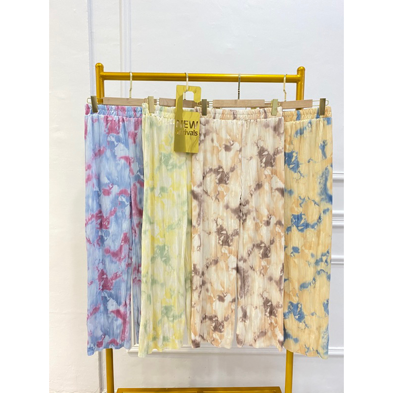 celana kulot plisket motif