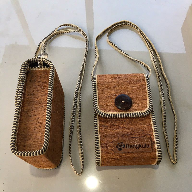 Sling bag kulit kayu asli premium pria wanita Tas kulit kayu asli kekinian Oleh oleh khas Bengkulu T