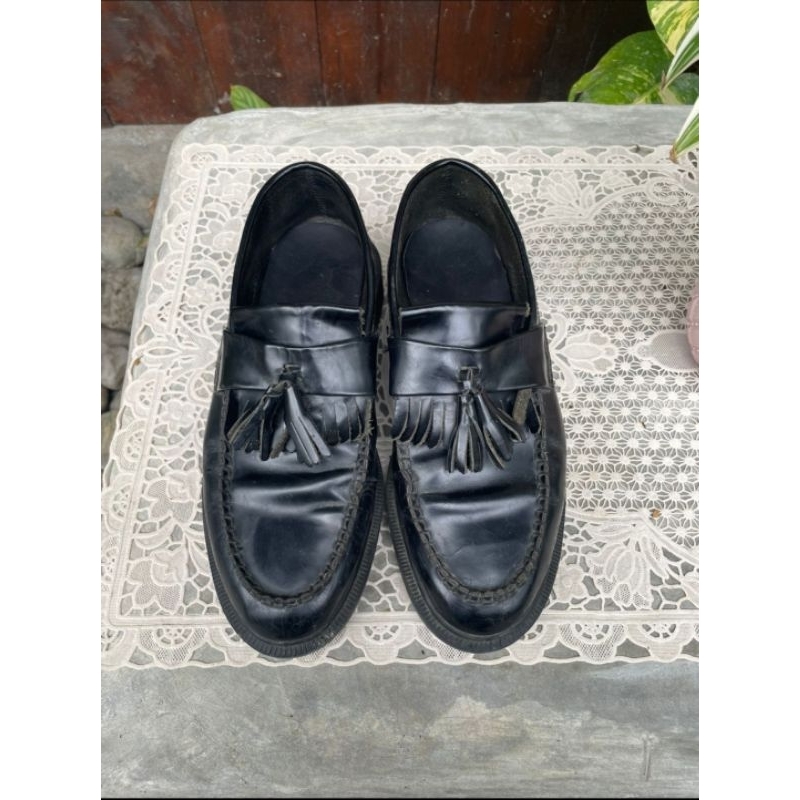 Dr. Martens Adrian Tassel