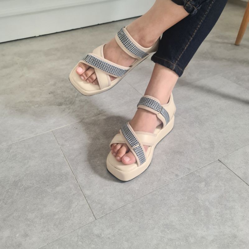 Trend 2023 Flatform Wedges Tali Kotak 36-41 - Sandona AGYA