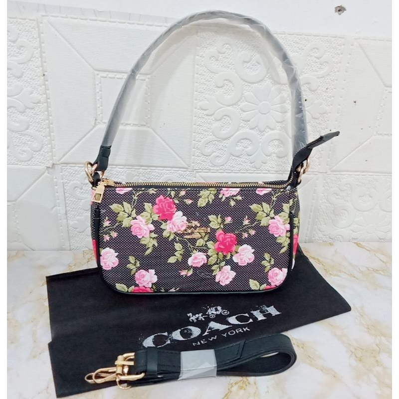 TAS WANITA SHOULDER BAG IN SIGNATURE COA