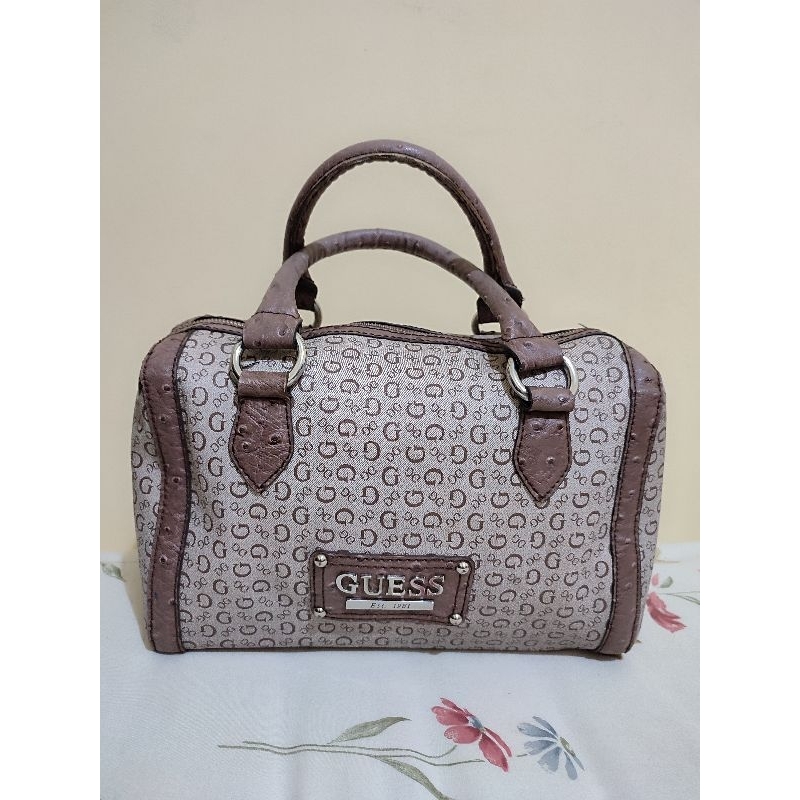 GUESS HAND BAG MODEL SPEEDY