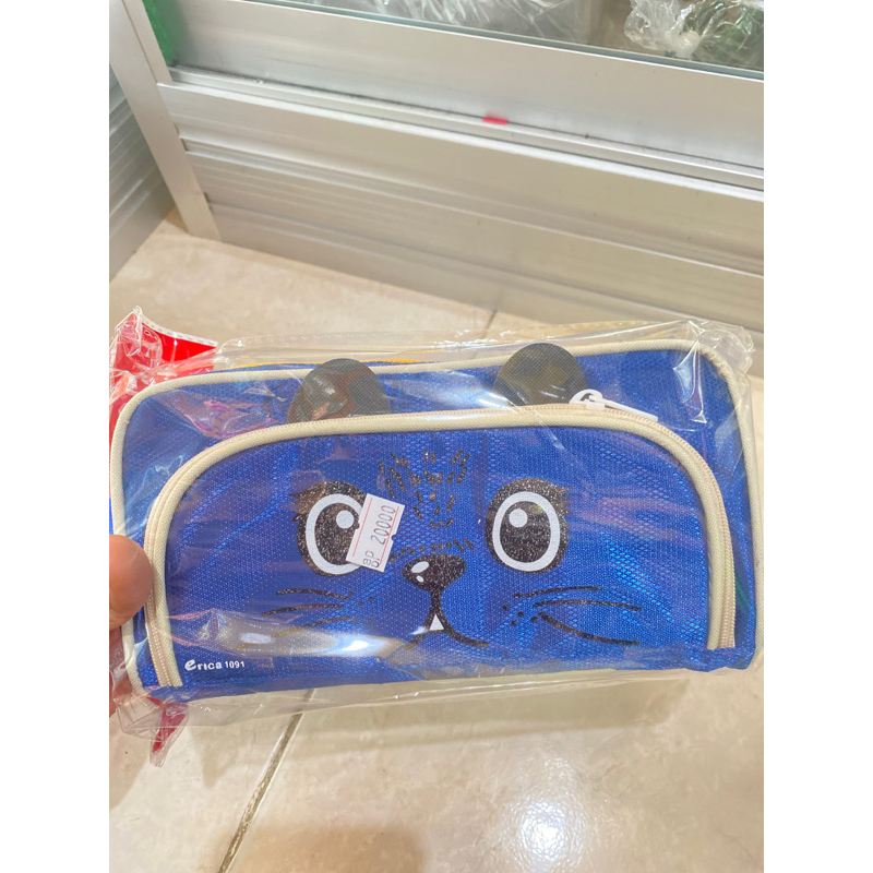 

Tempat pensil kain kucing