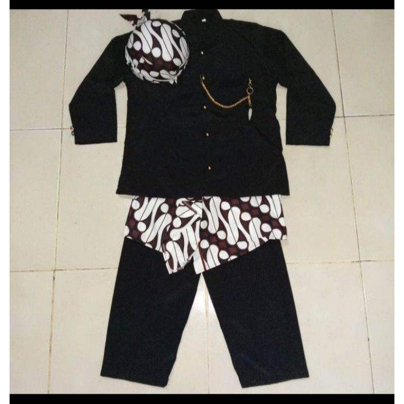 Baju Adat Basofi / Cak Bonus Rantai Kuku macan