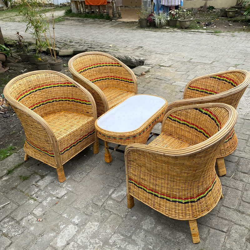 Set meja kursi rotan keluarga tamu santai outdoor teras