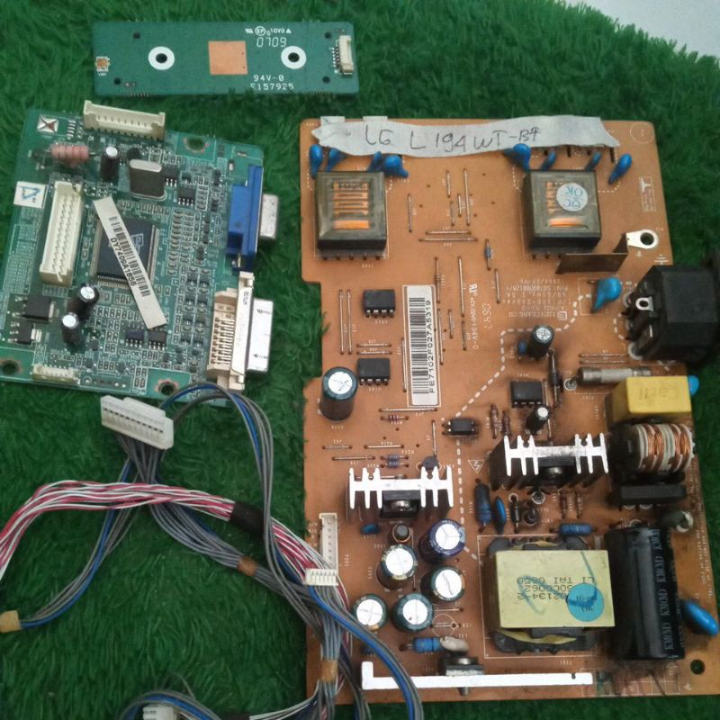 mesin monitor lcd merk LG L 194 Wt bf