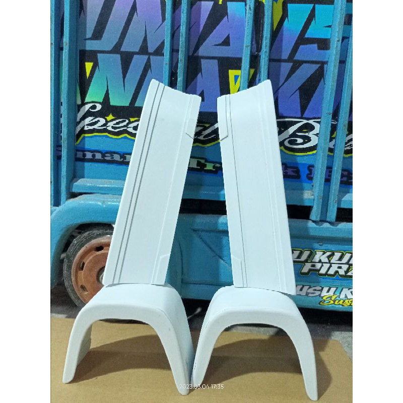 Miniatur bemper truk canter giga skala 1/12