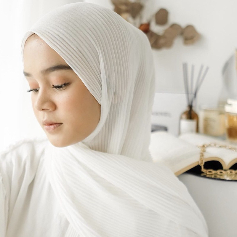 pashmina plisket Broken white || Pashmina Plisket Putih tulang •BW•