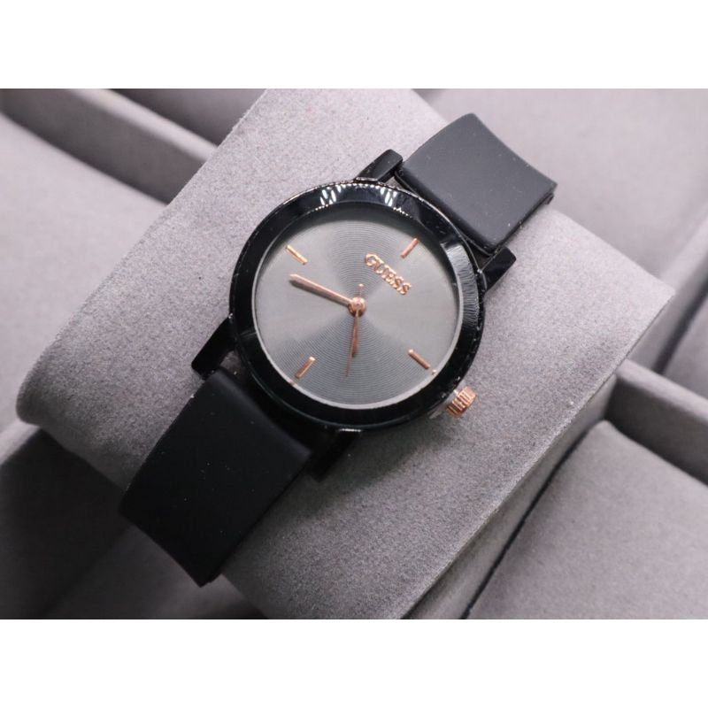 (Cod)Jam Tangan Wanita Gues Bulat New Strap Karet/Rubber(Dikirim Jakarta)