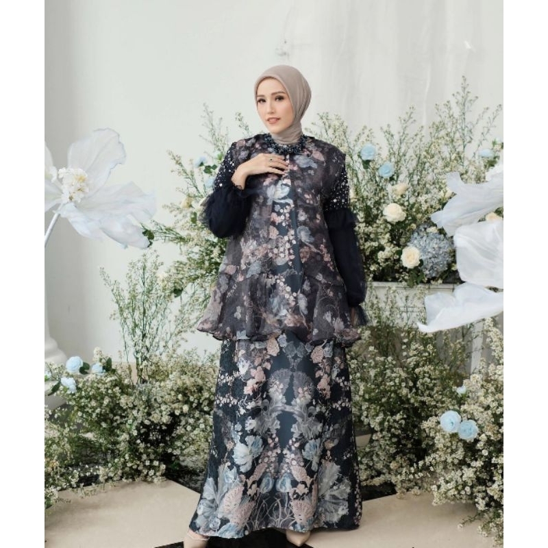 Iris collection signature OSCAR SIZE S IRIS DRESS IRISH DRESS VANILLA RAYA VANILLA HIJAB