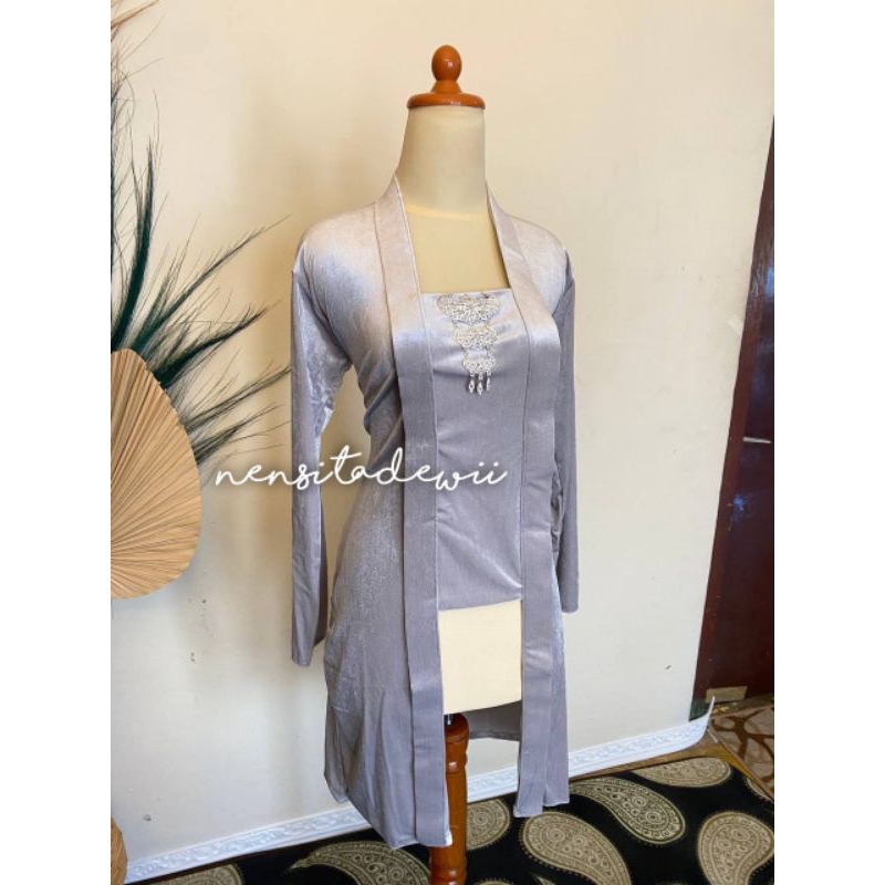 Kebaya Panjang, Model Kutubaru - Warna Silver