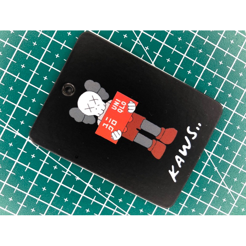 

UNIQLO LABEL TAG HANGTAG NAME TAG PRICE TAG MINIMAL ORDER 600 PCS