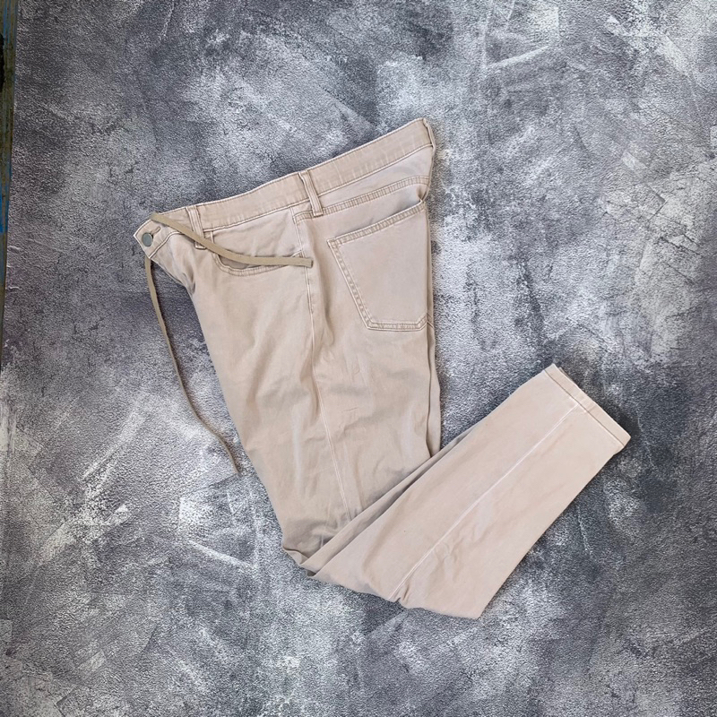 Chinos Pants Cream by Uniqlo L 33 | Celana Chino Coklat Susu Uniqlo