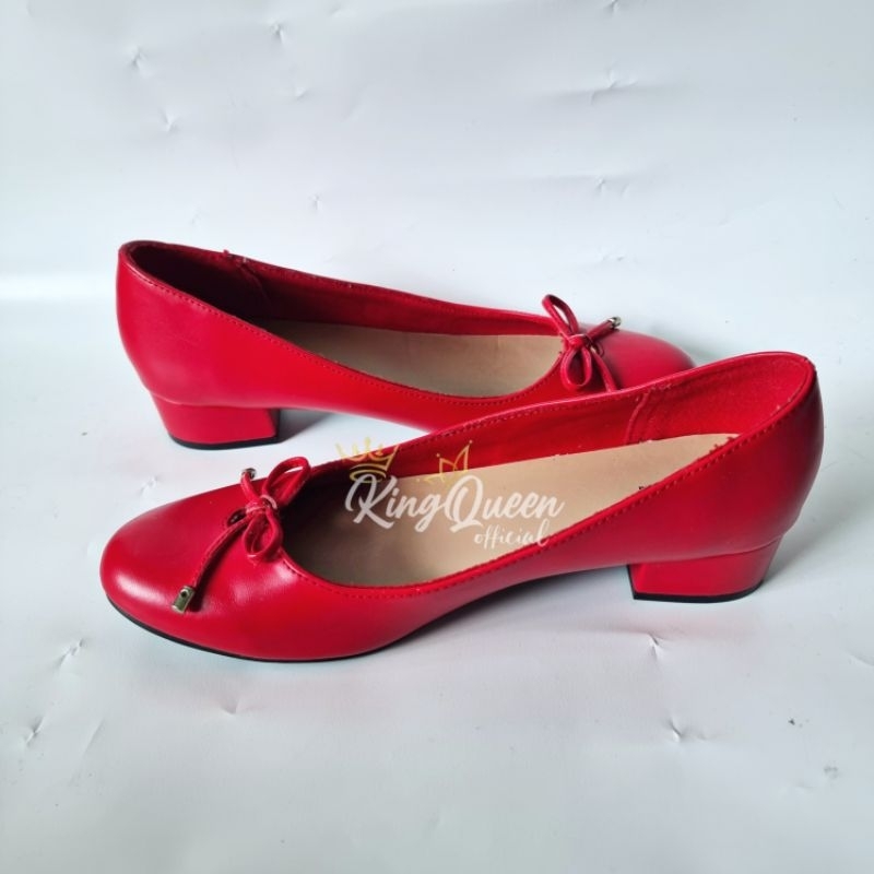 sepatu pantofel merah fioni