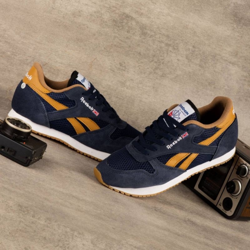 Reebok Classic &quot;Navy Brown Gum&quot;