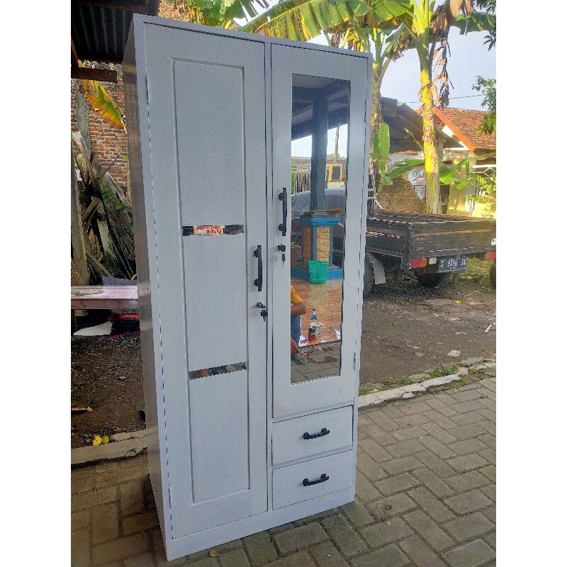 lemari kayu jati 2 pintu /  lemari jati / lemari minimalis