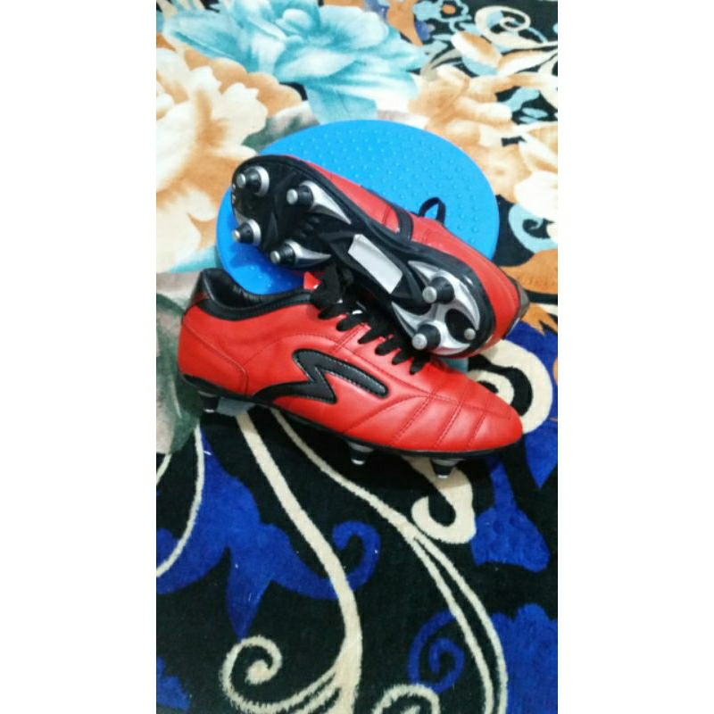 sepatu bola spec kulit asli