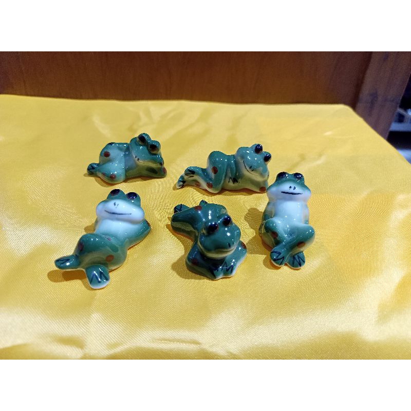 Tatakan / Alas Sumpit Keramik Katak Satu set isi 5 pcs