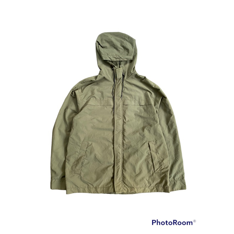 UNIQLO WATERPROOF JACKET