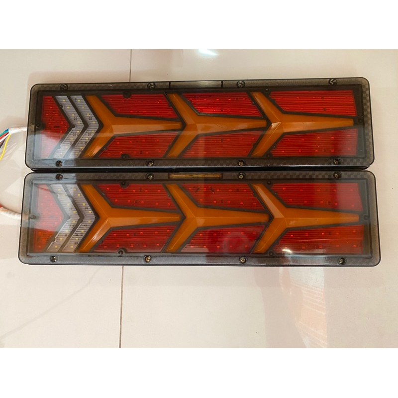 Stop Lamp Lampu Belakang Truk 24 Volt model 3 panah