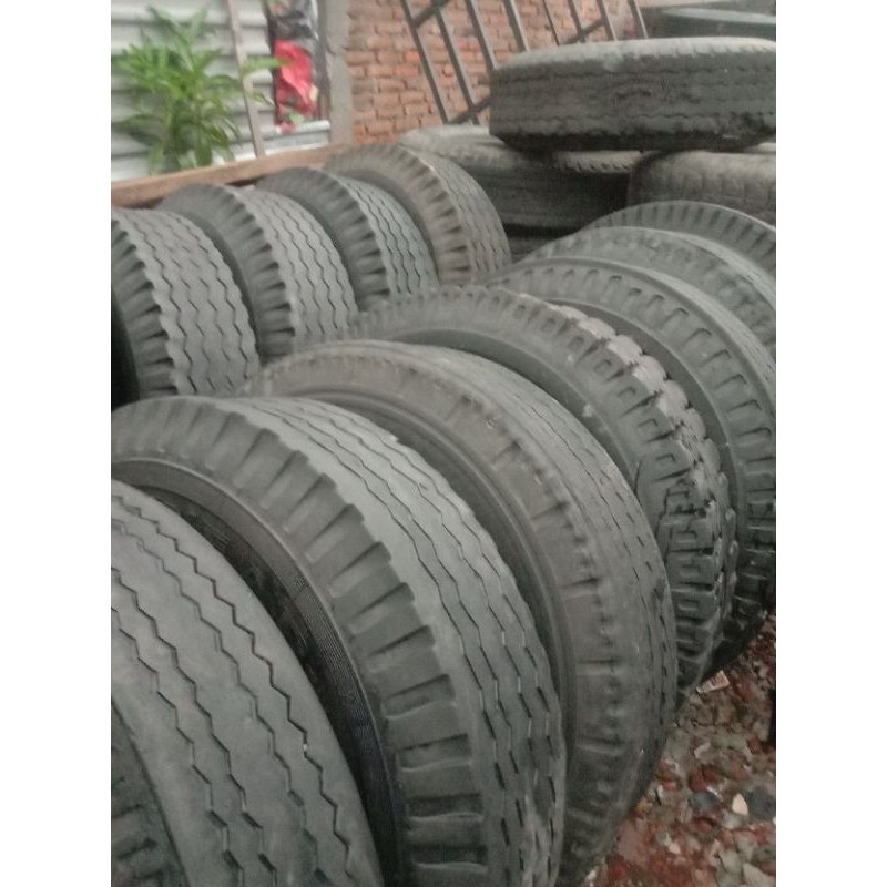 ban bekas truk uk  900/20