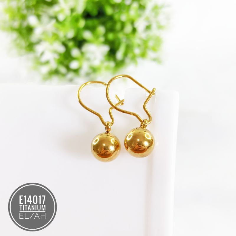 Anting Titanium bola gold E14017