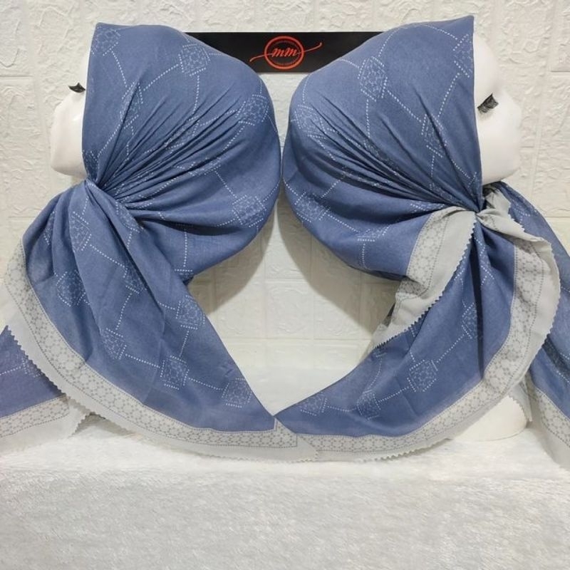 HIJAB SEGI EMPAT VOAL MOTIF LUNN BIRU MUDA