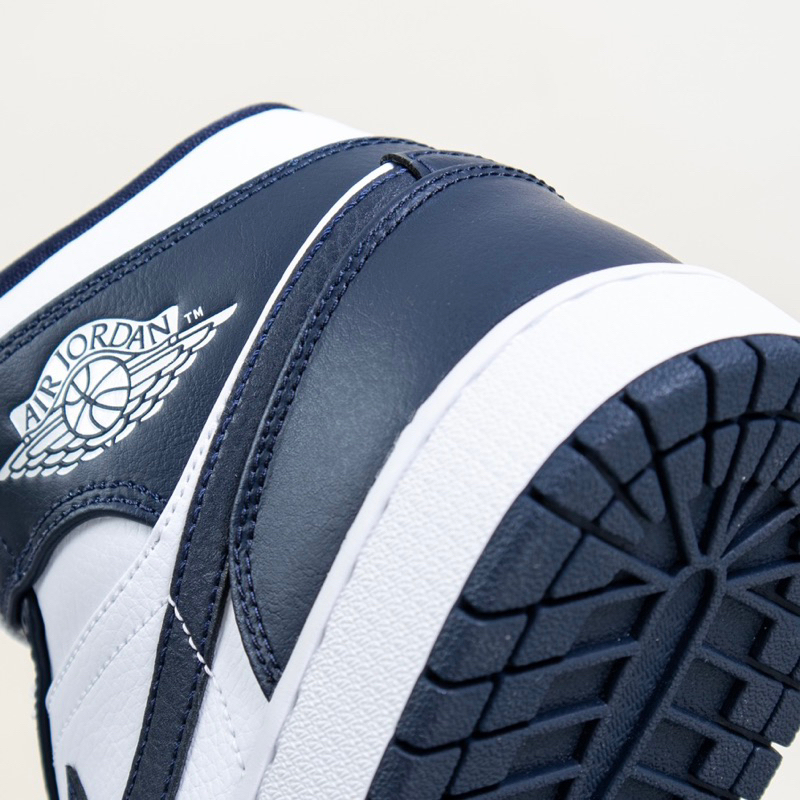 Air Jordan 1 Mid Obsidian