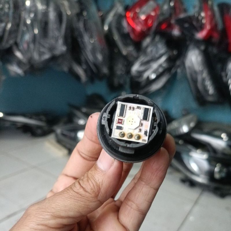 bohlam lampu lbelakang led pajero dakkar