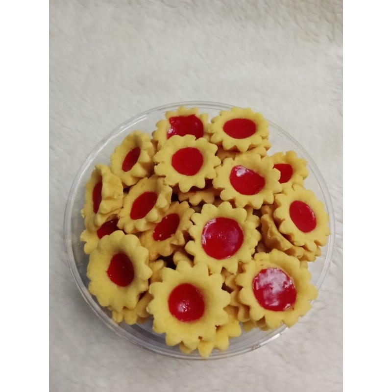 

HOME MADE KUE KERING PAI BUNGA SELAI STAWBERRY 420 Gram