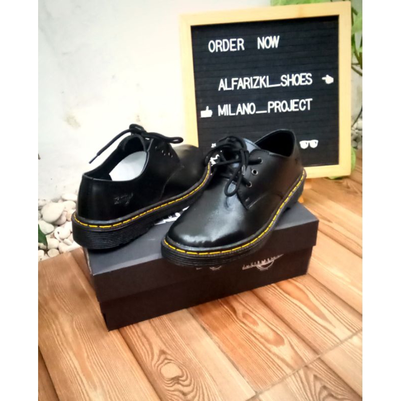 sepatu casual dokmart 3 hole full black sepatu docmart pendek sepatu kerja sepatu formal