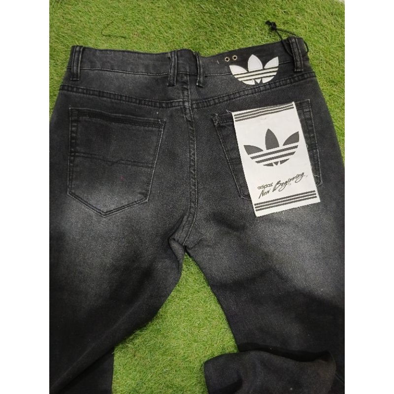celana jeans Adidas size 28,29,32
