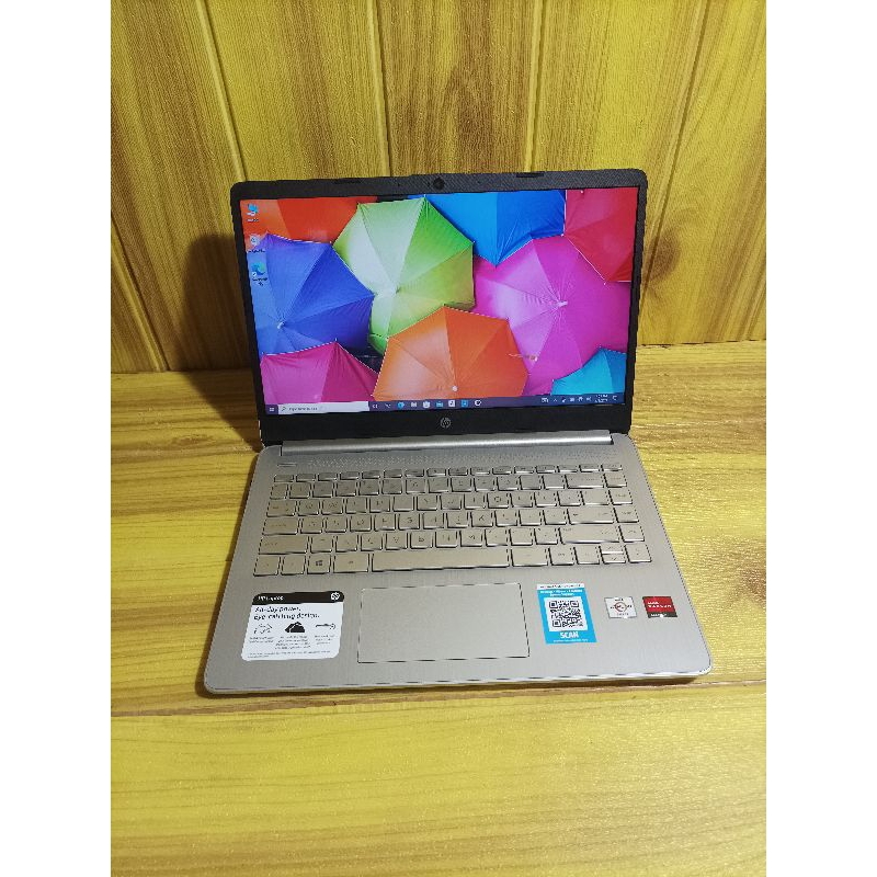 laptop hp 14s TOUCHSCREEN AMD ATHLON RAM 8 GB SSD 256 GB NO MINUS LIKE NEW