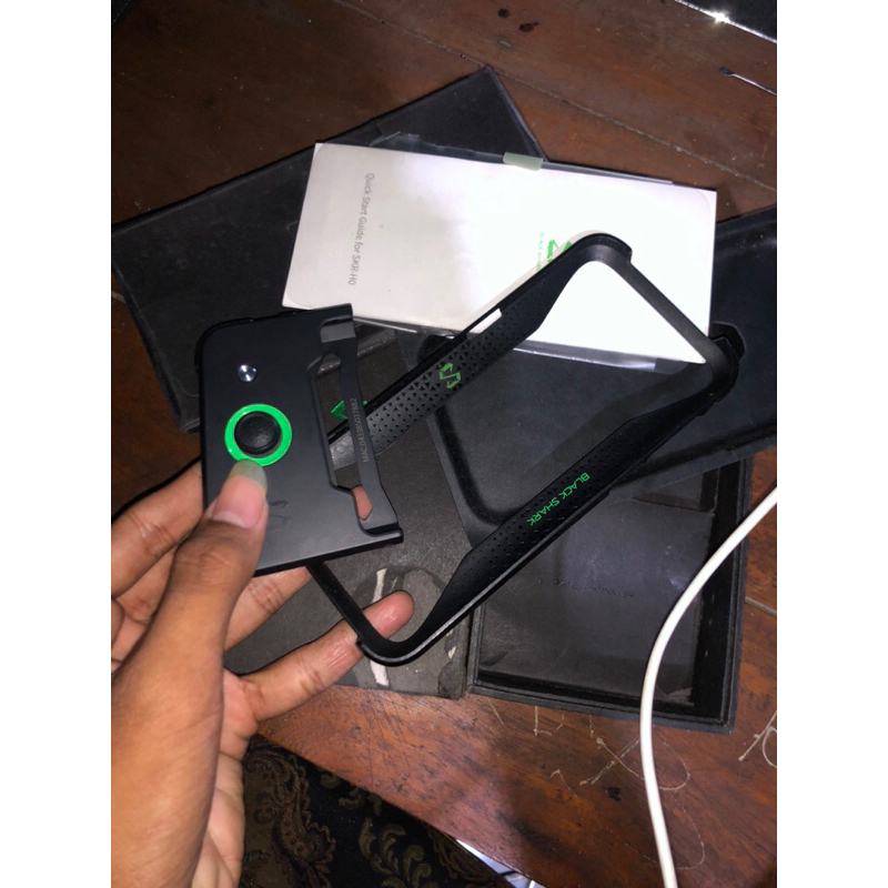 box hp black shark 1
