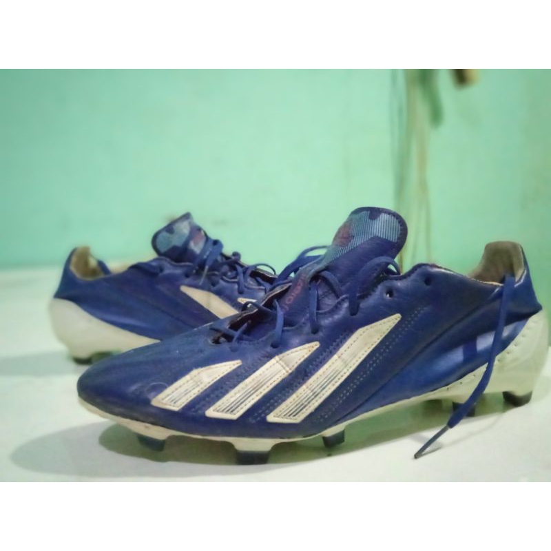 Sepatu bola Adidas Adizero F50 Second