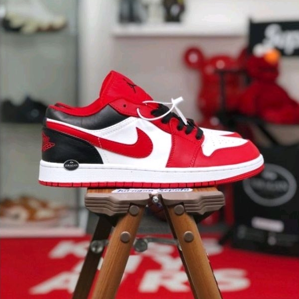 Nike Air Jordan 1 Low &quot;Reverse Black Toe&quot;