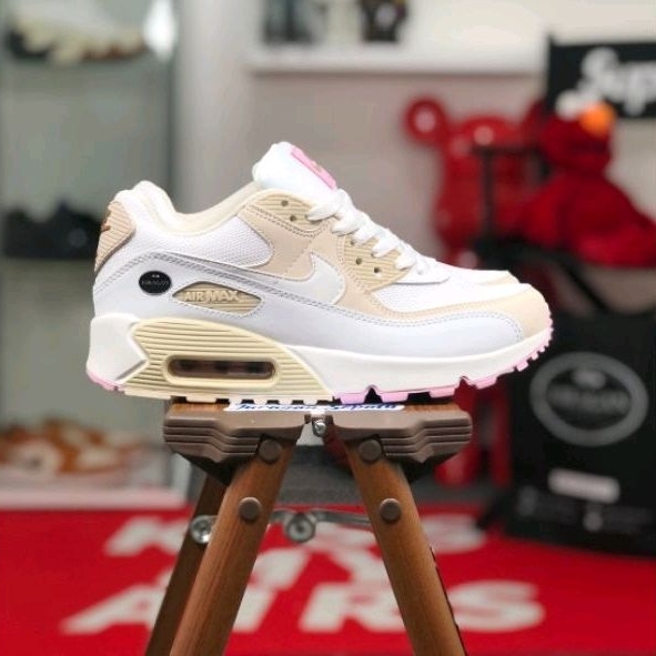 Nike Air Max 90 &quot;Summit White/Light Orewood Brown&quot;