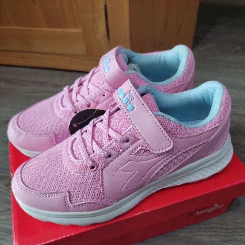 Sepatu Diadora Fido JR