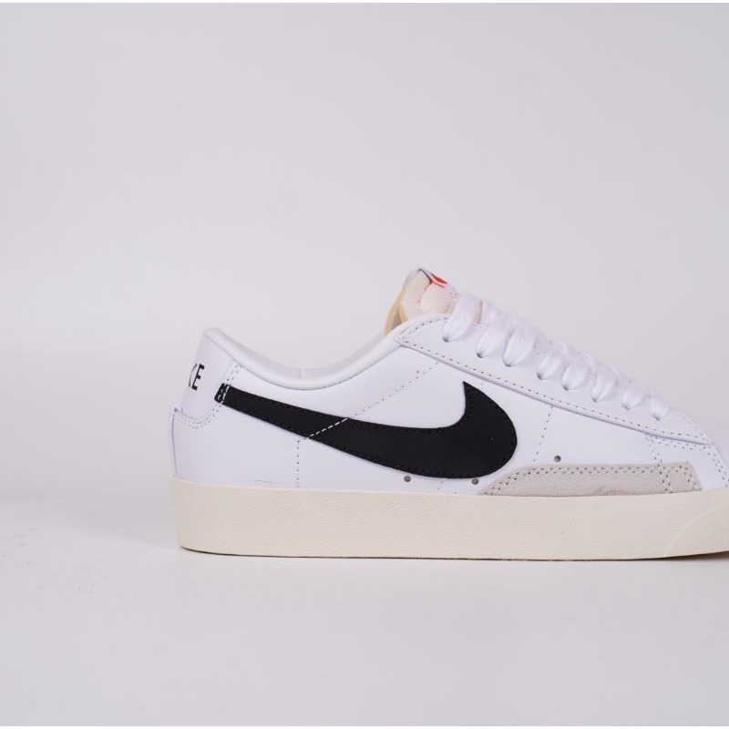 Sepatu Nike Blazer Low Vintage 77 White Black