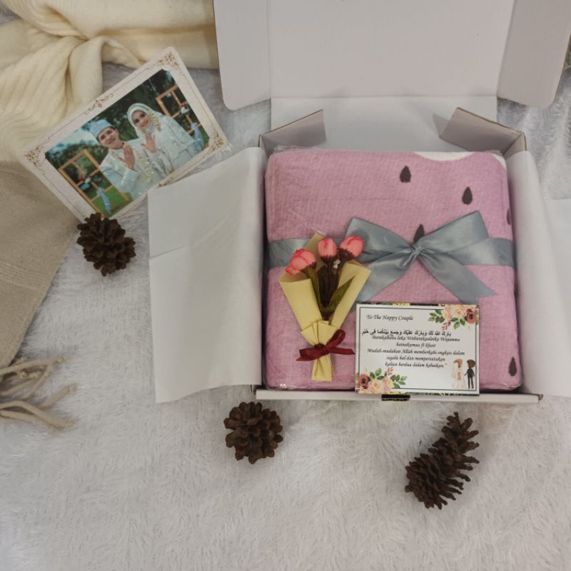 Hampers Selimut,  Kado Wedding,  Kado Pernikahan