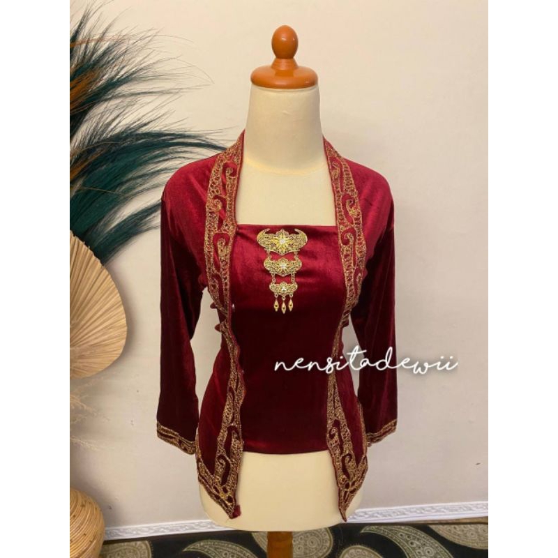 Kebaya Bordir, Model Kutubaru - Warna Maroon