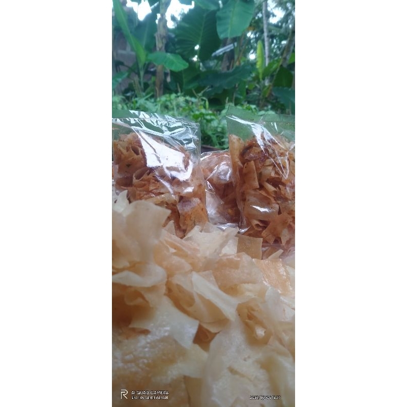 

kripik lumpia rasa pedas manis daun jeruk