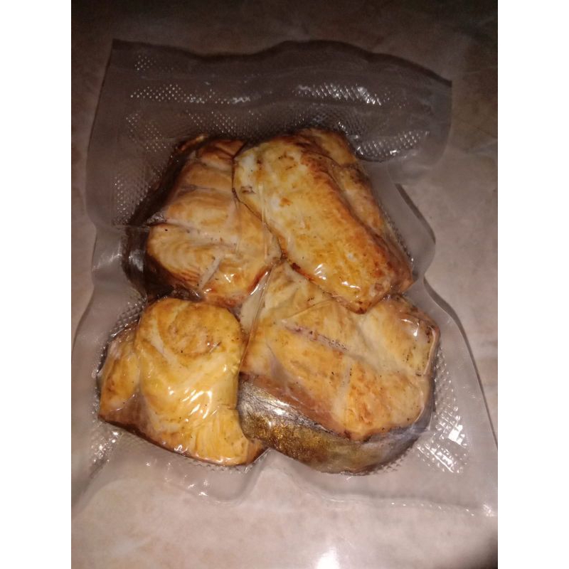 

Ikan Asap Manyung Bagian Daging per Potong (1pcs)