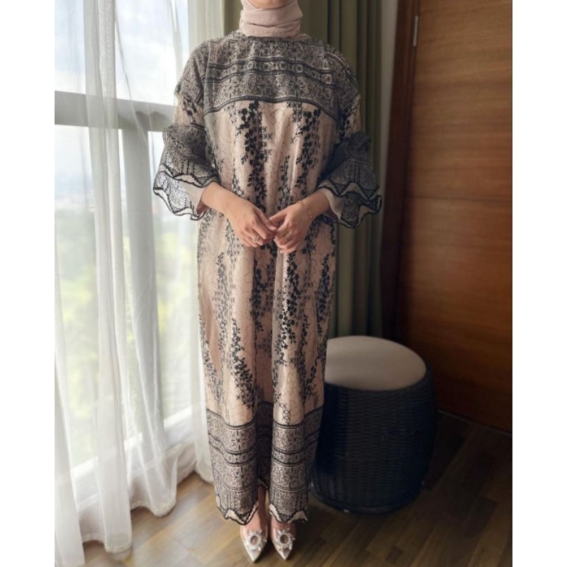 Laura Dress in Black by Zumaru_id