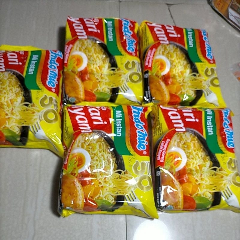 

indomie kari ayam isi 5 pcs