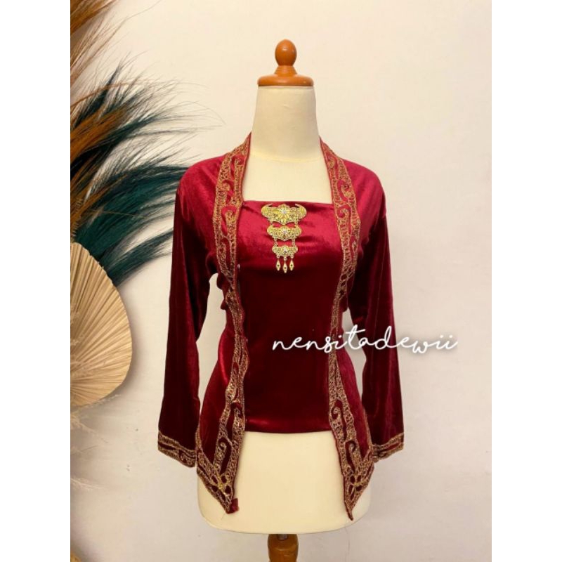 Kebaya Bordir, Model Kutubaru - Warna Maroon